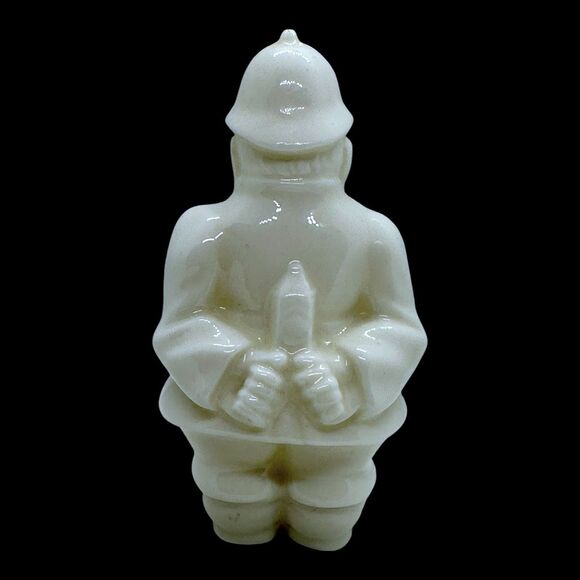 Vtg Savoy China Heraldic Porcelain Policeman Figurine with New Quay Crest 4” H - Picture 9 of 12